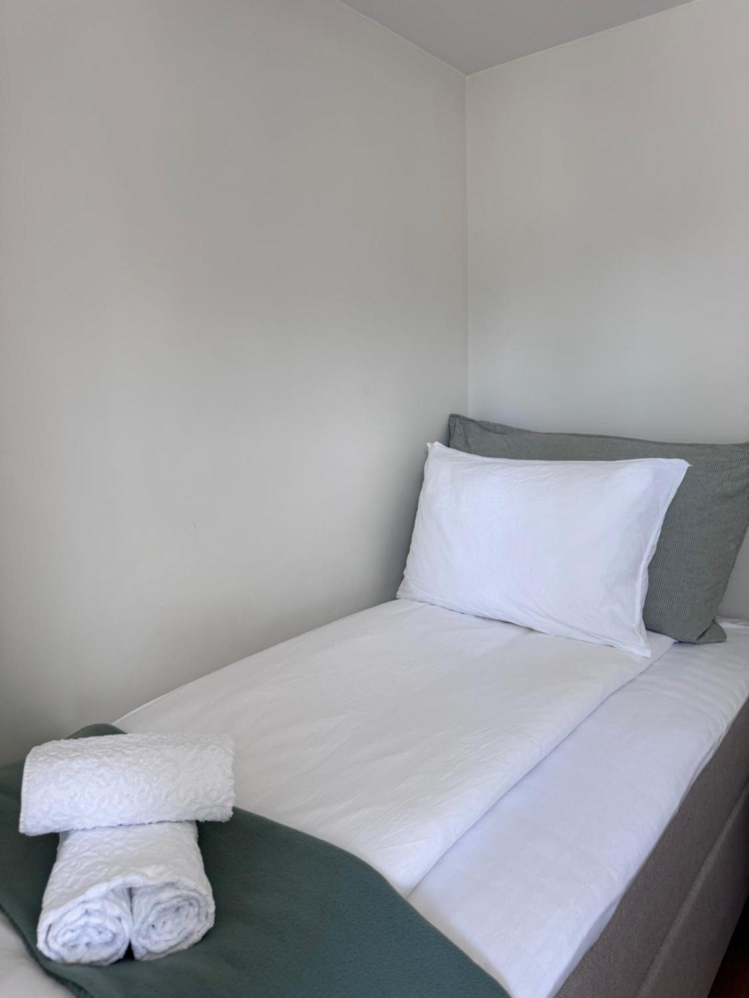 A Place To Stay Stavanger, Apartment 5 - Quality And Free Parking- Экстерьер фото